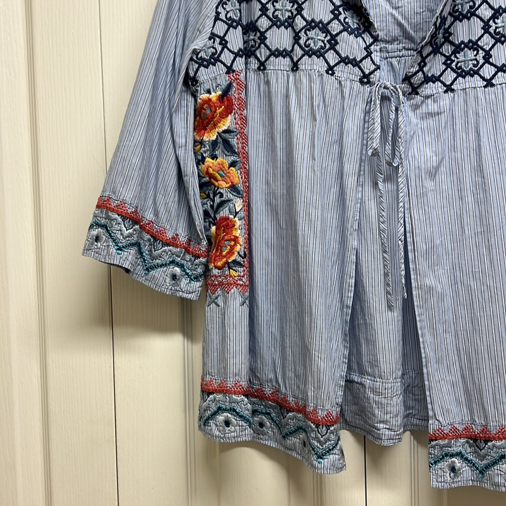 Johnny Was Blue And White Embroidered Cardigan Size Large - Picture 4 of 5